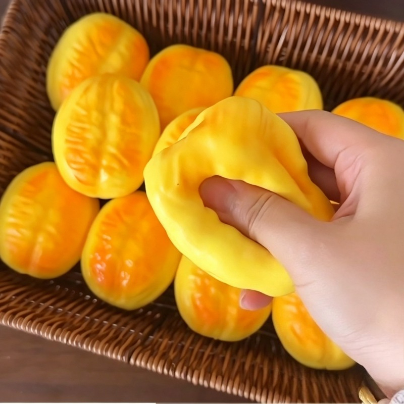 Fried Bread Stick Food-Shaped  - đánh giá và giá Food & Snacks Coloring Book Bold & Easy